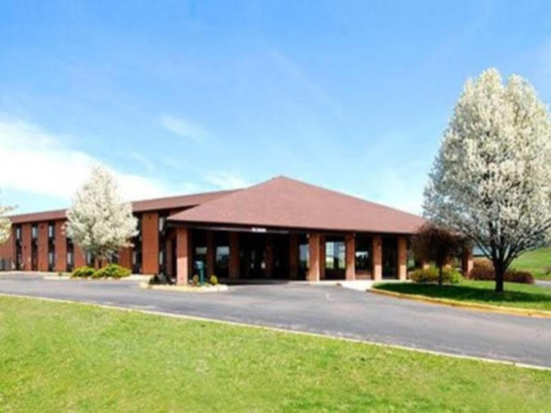Quality Inn Grand Rapids North Walker Εξωτερικό φωτογραφία